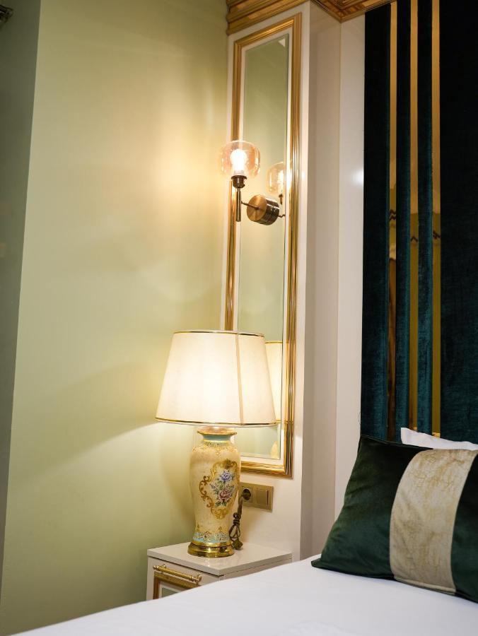Whitemoon Hotel Suites Taksim Istanbul Bagian luar foto