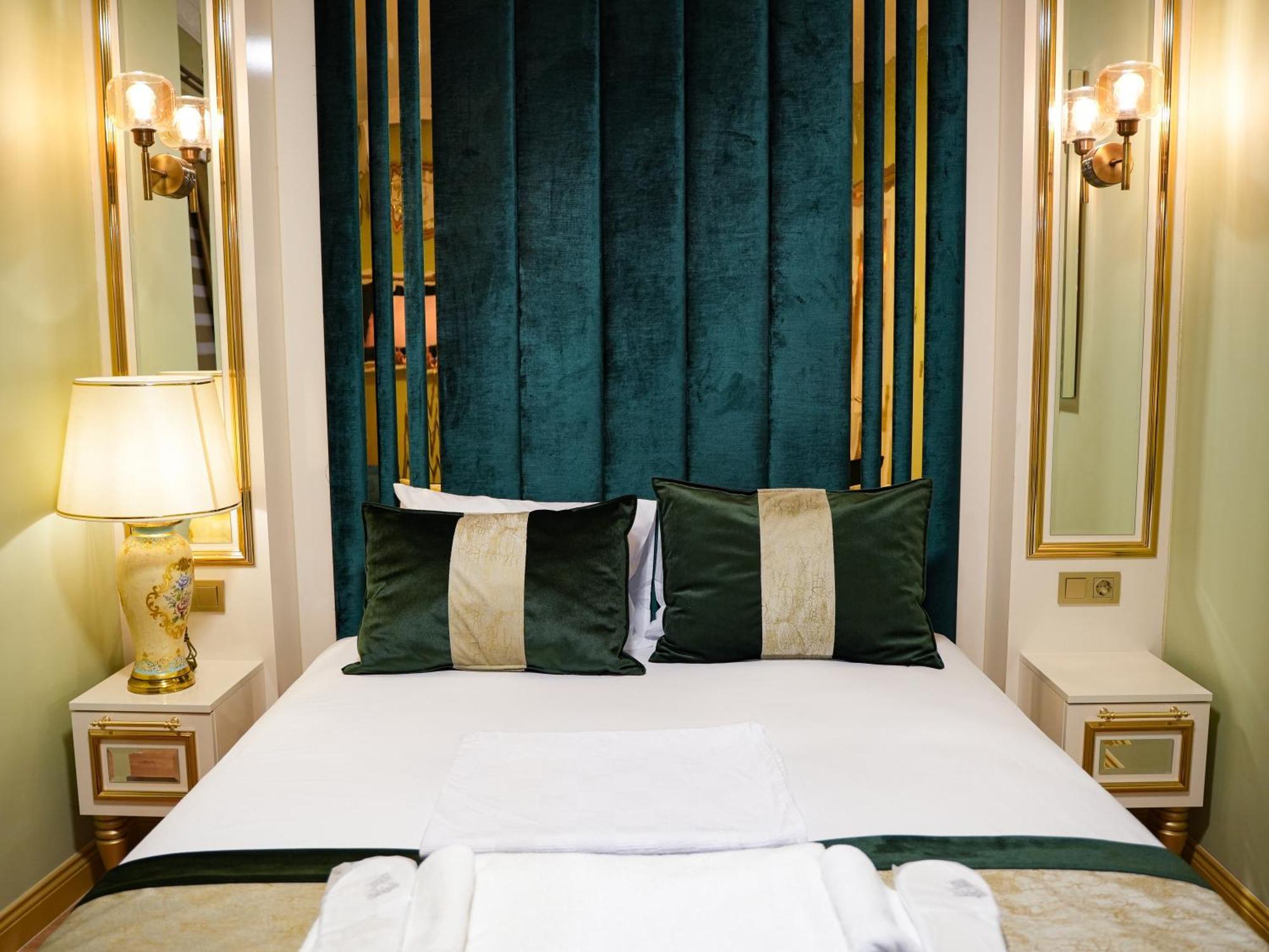 Whitemoon Hotel Suites Taksim Istanbul Bagian luar foto