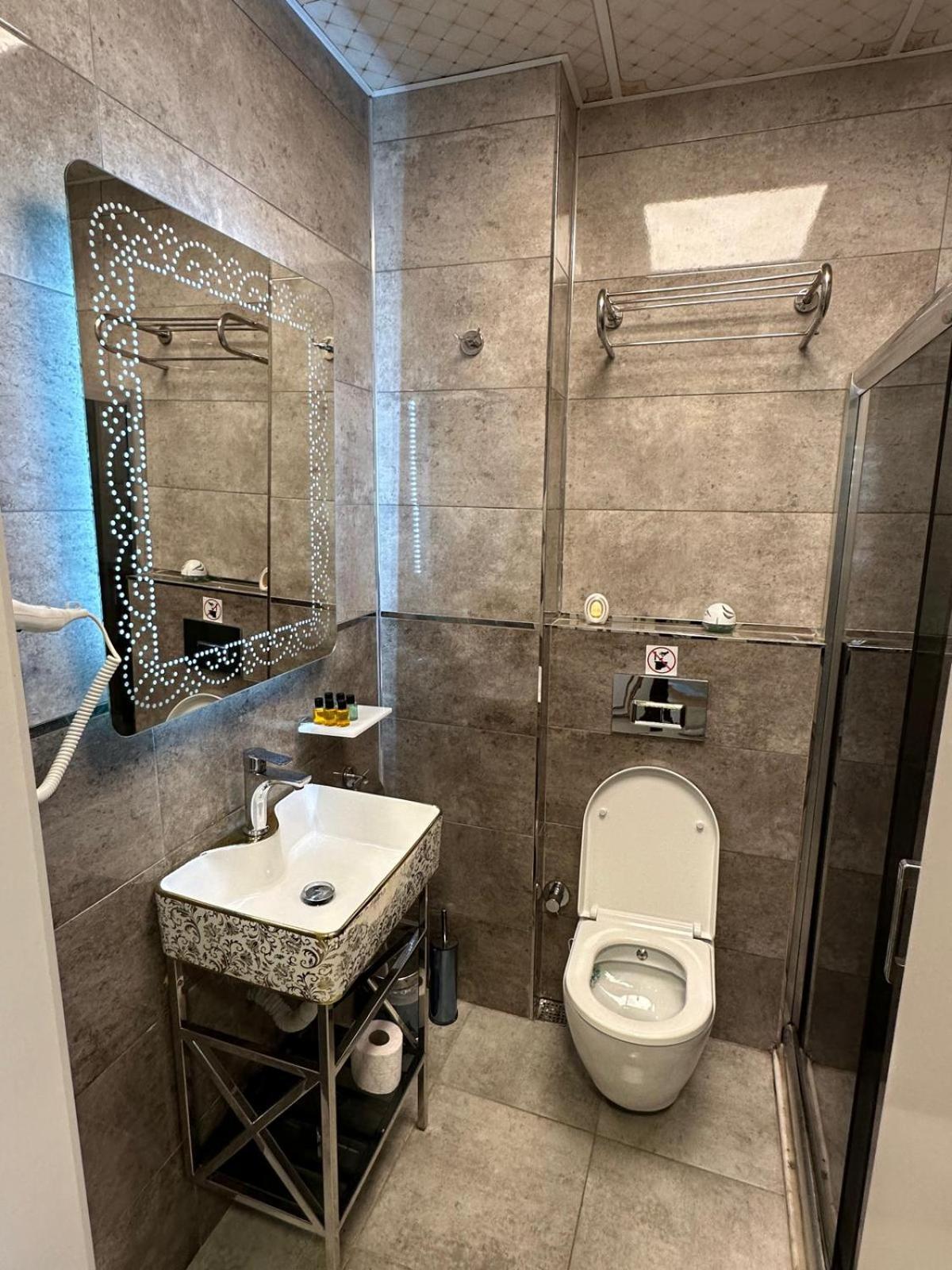 Whitemoon Hotel Suites Taksim Istanbul Bagian luar foto